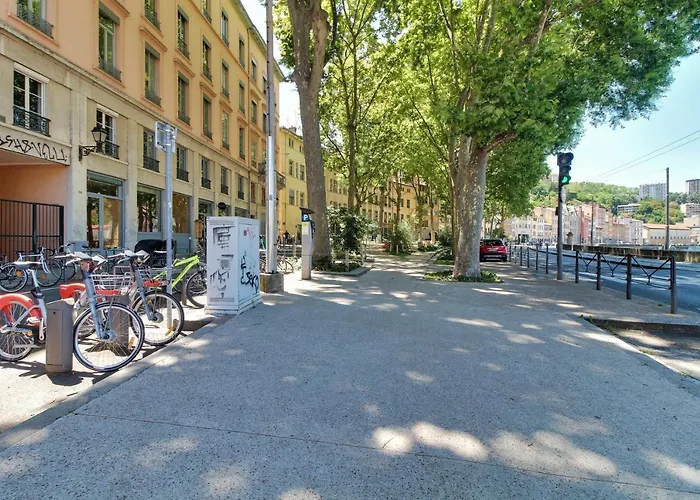 Appartement Cosy, Confortable Et Idealement Situe