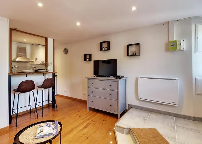 Appartement Cosy, Confortable Et Idealement Situe